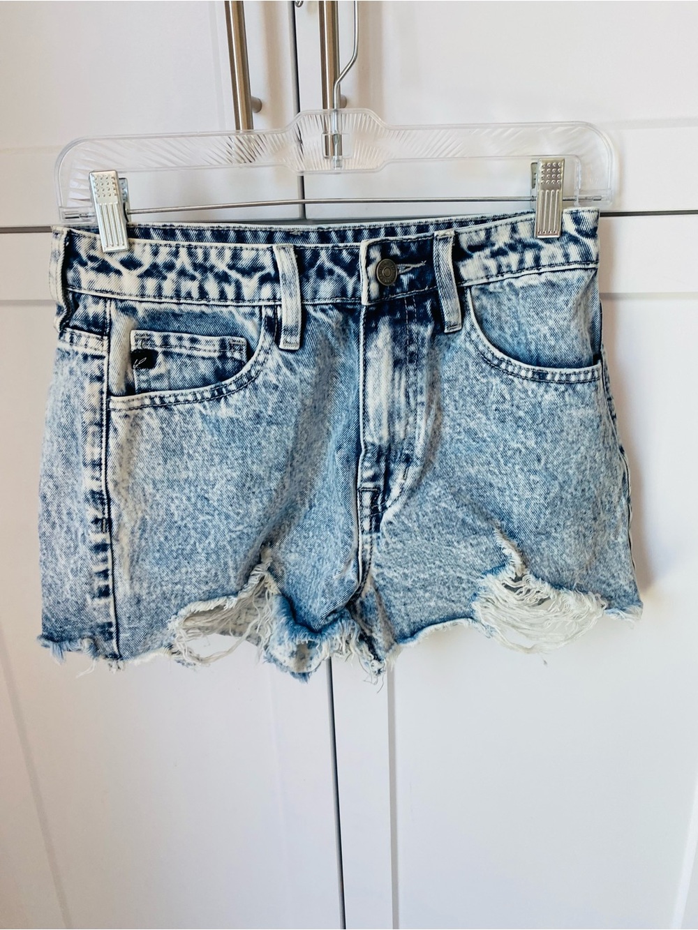 Kancan womens light wash distressed shorts 3/25